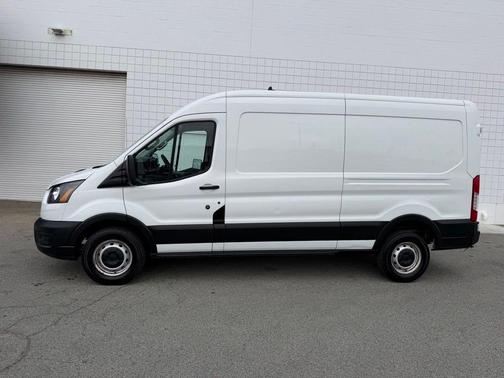 Oxford White 2023 Ford Transit-250 Base