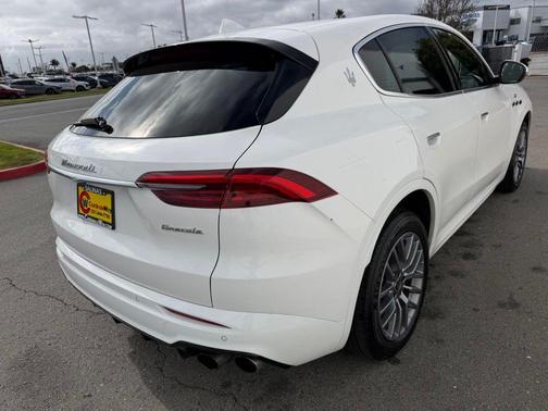 White 2024 Maserati Grecale GT