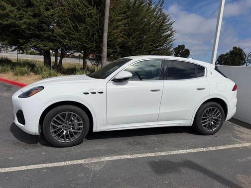 White 2024 Maserati Grecale GT