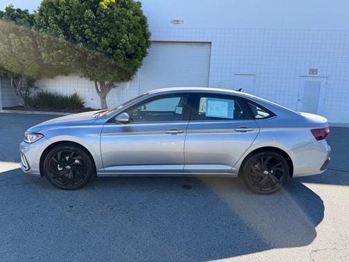 2025 Volkswagen Jetta 1.5T SE