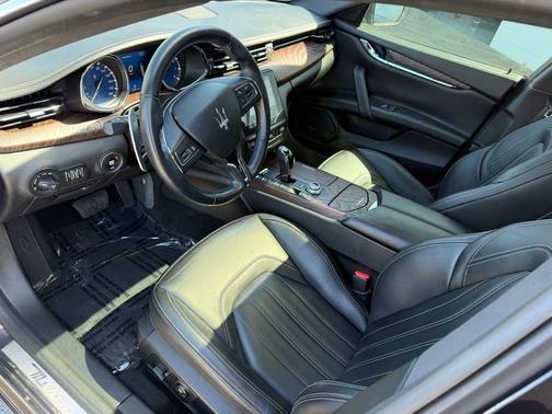 Gray 2018 Maserati Quattroporte S Q4