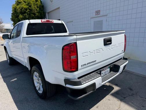 Summit White 2022 Chevrolet Colorado LT
