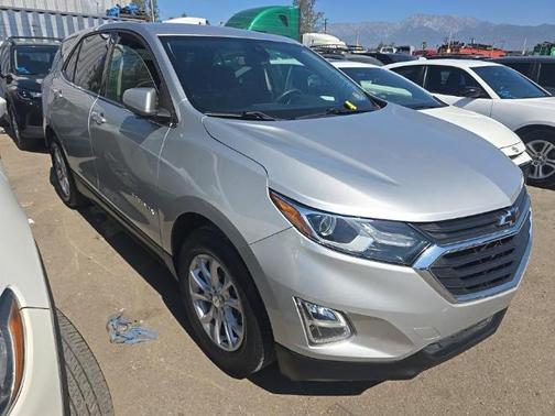 Silver Ice Metallic 2020 Chevrolet Equinox 2LT
