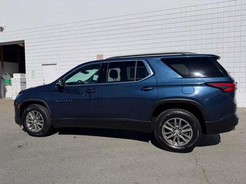 Blue Metallic 2023 Chevrolet Traverse LT Cloth