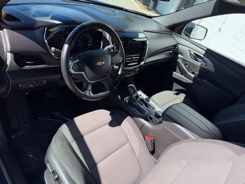 Blue Metallic 2023 Chevrolet Traverse LT Cloth