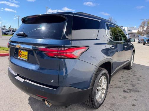 Blue Metallic 2023 Chevrolet Traverse LT Cloth