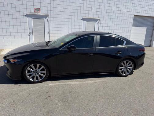 Jet Black Mica 2019 Mazda Mazda3 FWD w/Preferred Package