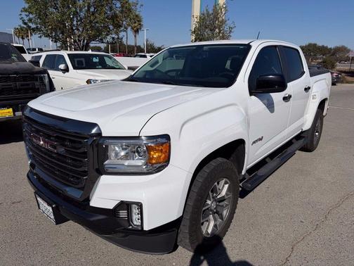 Summit White 2022 GMC Canyon AT4 w/Leather