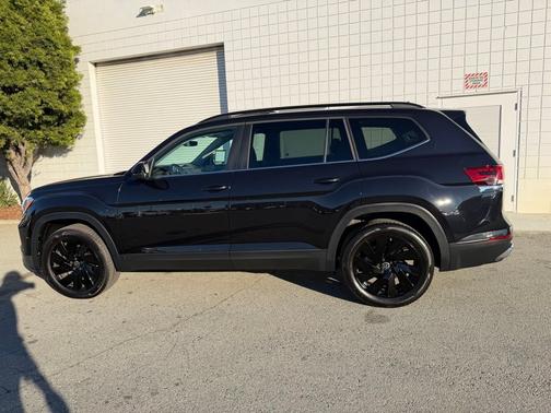 2025 Volkswagen Atlas 2.0T SE