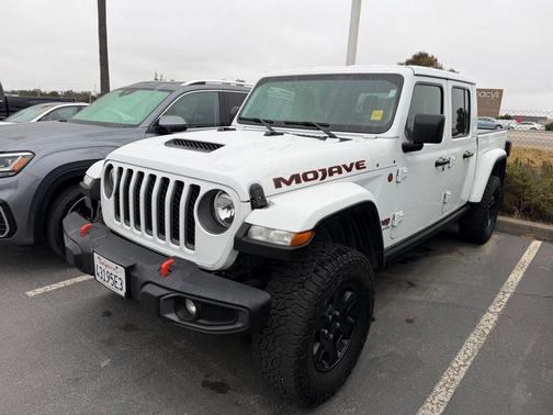 Bright White Clearcoat 2021 Jeep Gladiator Mojave