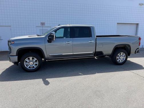 Sterling Gray Metallic 2024 Chevrolet Silverado 3500 High Country