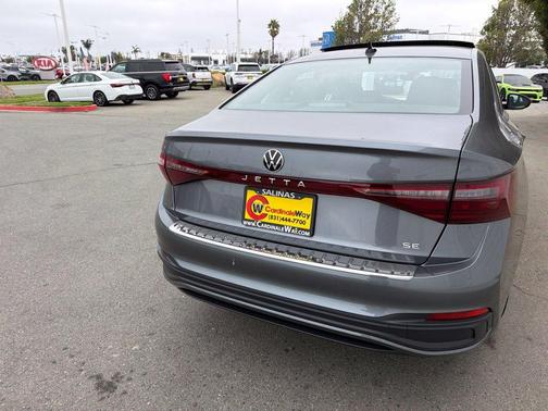 Platinum 2027 Volkswagen Jetta 1.5T SE