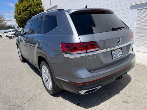Platinum Gray Metallic 2021 Volkswagen Atlas 3.6 V6 SEL