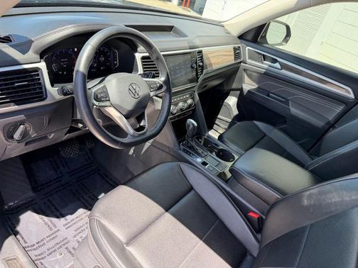 Platinum Gray Metallic 2021 Volkswagen Atlas 3.6 V6 SEL