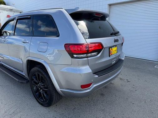 Billet Silver Metallic 2021 Jeep Grand Cherokee Laredo X