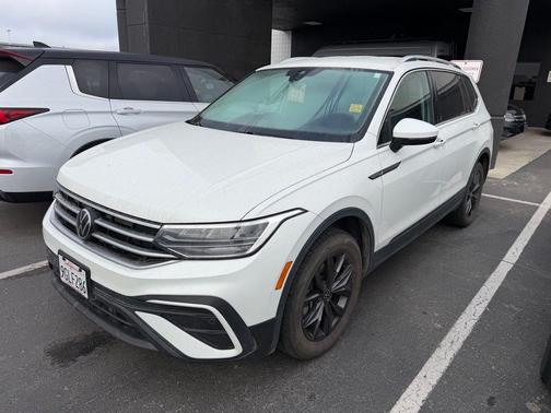 Opal White Pearl Effect 2023 Volkswagen Tiguan 2.0T SE