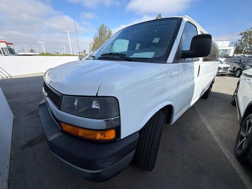Summit White 2022 Chevrolet Express 3500 LT