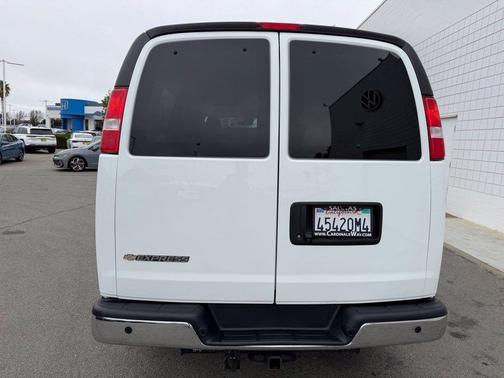 Summit White 2022 Chevrolet Express 3500 LT
