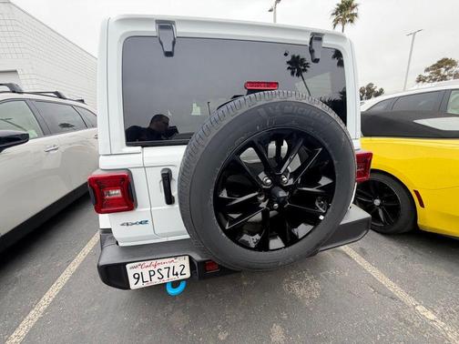 Bright White Clearcoat 2024 Jeep Wrangler 4xe Sahara
