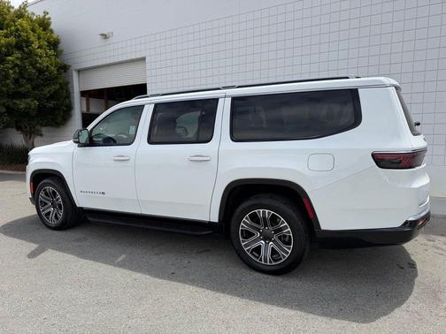 Bright White Clearcoat 2024 Jeep Wagoneer L Series II