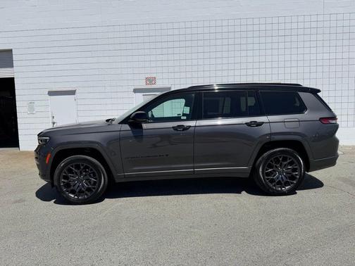 Gray Metallic 2025 Jeep Grand Cherokee L Summit