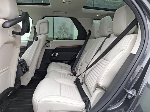 2026 Land Rover Discovery S