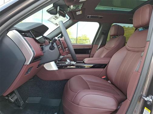 2025 Land Rover Range Rover P530 SE