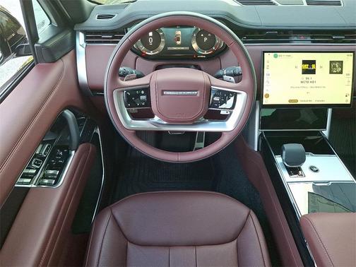 2025 Land Rover Range Rover P530 SE