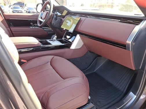 2025 Land Rover Range Rover P530 SE
