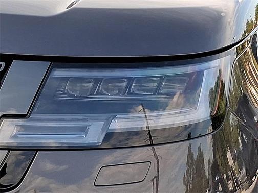 2025 Land Rover Range Rover P530 SE