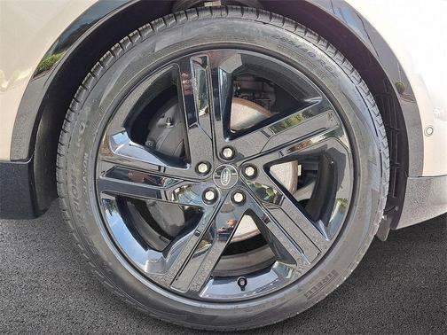 2024 Land Rover Discovery P360 Dynamic SE