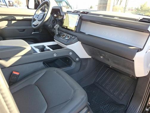 2025 Land Rover Defender P400 S