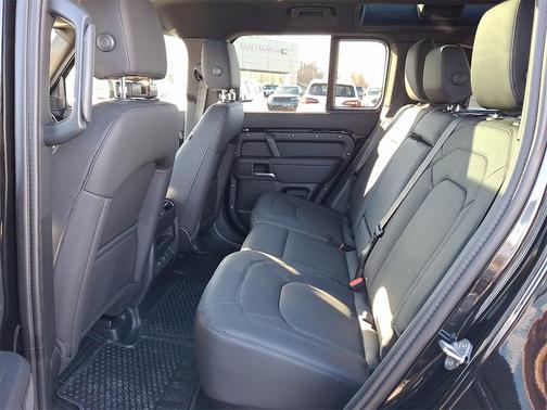 2025 Land Rover Defender P400 S