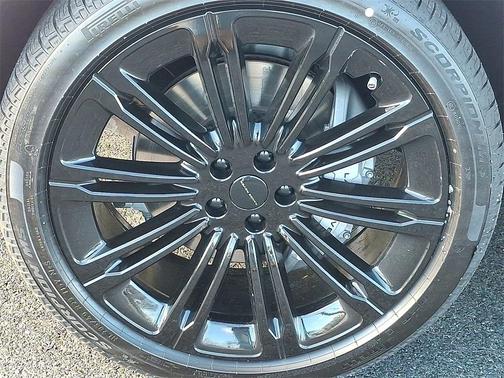 2026 Land Rover Range Rover SE