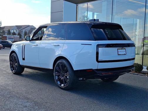 2026 Land Rover Range Rover SE