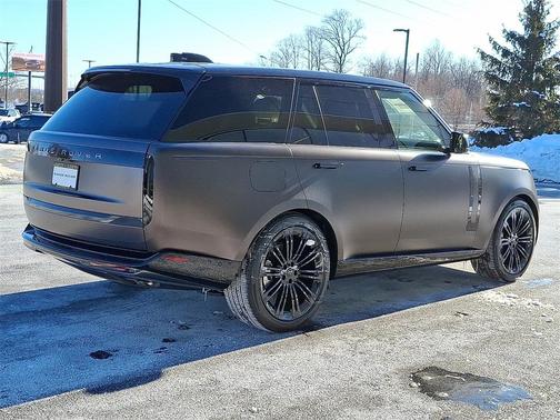 2026 Land Rover Range Rover P530 SE