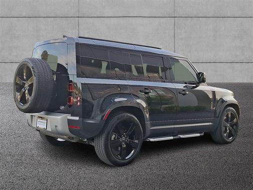 2023 Land Rover Defender 110 SE