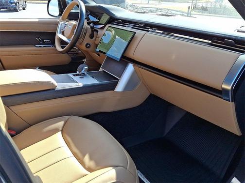 2025 Land Rover Range Rover P530 SE