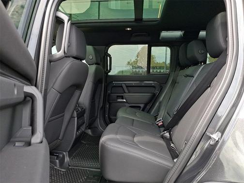 2025 Land Rover Defender P400 S