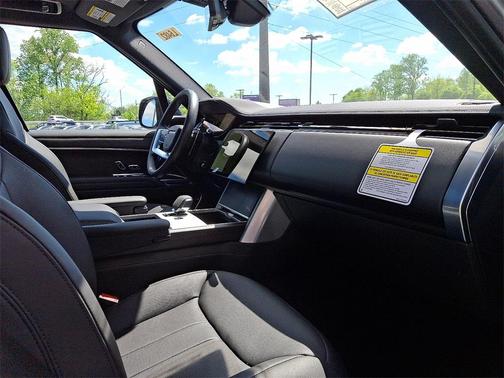 2025 Land Rover Range Rover P530 SE 7 Seat
