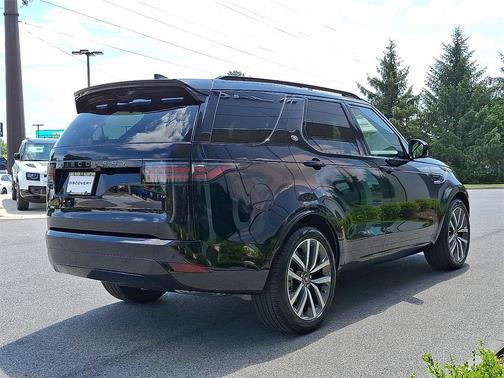 2025 Land Rover Discovery P360 Dynamic SE