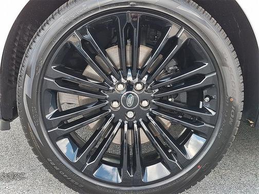 2026 Land Rover Range Rover Velar P400 Dynamic SE