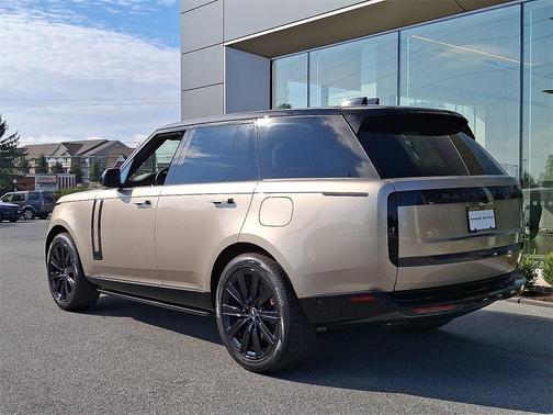 2025 Land Rover Range Rover P550e Autobiography