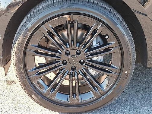 2026 Land Rover Range Rover SE