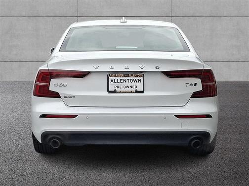 2020 Volvo S60 T6 Momentum