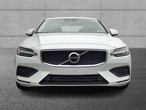 2020 Volvo S60 T6 Momentum