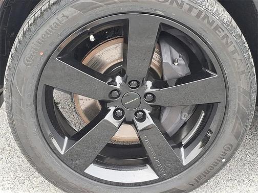 2026 Land Rover Defender 130 X-Dynamic SE