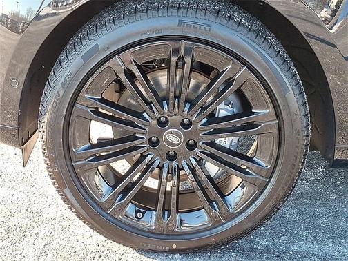 2025 Land Rover Range Rover P400 SE