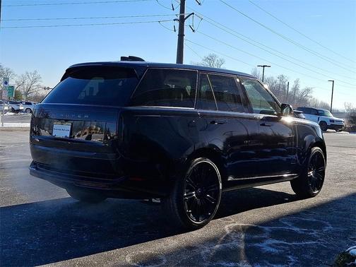 2025 Land Rover Range Rover P400 SE