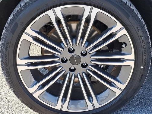 2026 Land Rover Range Rover P400 SE 7 Seat